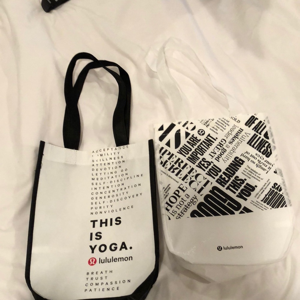 Lululemon small shopping totes